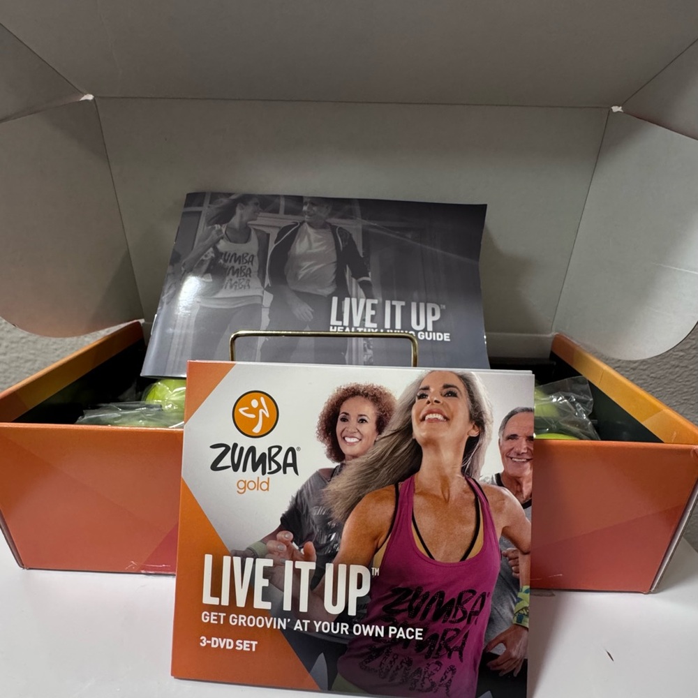Zumba Fitness Gold Live It Up - Picture 2 of 6
